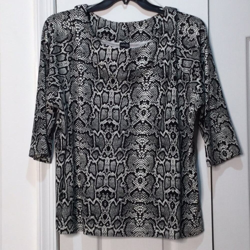 Rafaella 3x snake skin 💯cotton top worn once
